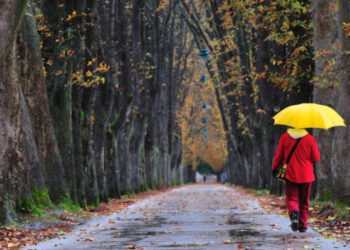 METEO // Ploi slabe și temperaturi de toamnă. Câte grade vor fi astăzi