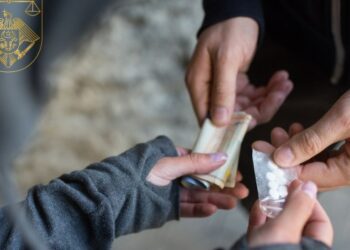 Un bărbat și doi tineri, condamnați la închisoare pentru distribuirea drogurilor în proporții deosebit de mari la Chișinău