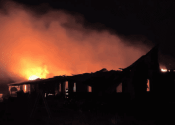 В селе Бырнова, Окницкого района, жилой дом охватил пожар после взрыва